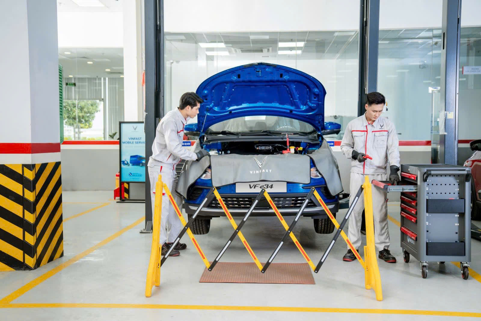 Xe VinFast VF9 màu đen